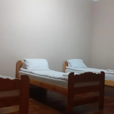 Kamienica شقة غنيزنو