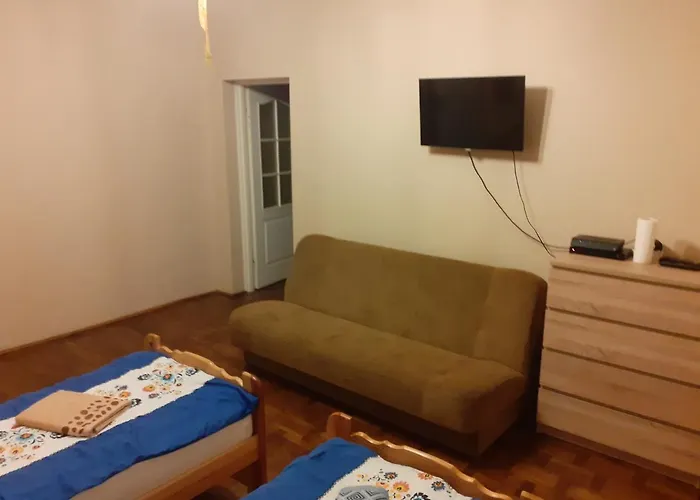 Kamienica شقة غنيزنو